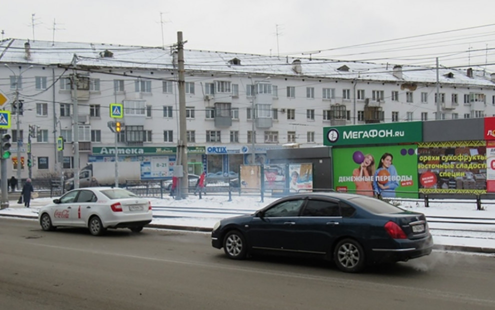 Афишный стенд ул. Блюхера — ул. Комсомольская (ТЦ Современник), стороны А1-А3